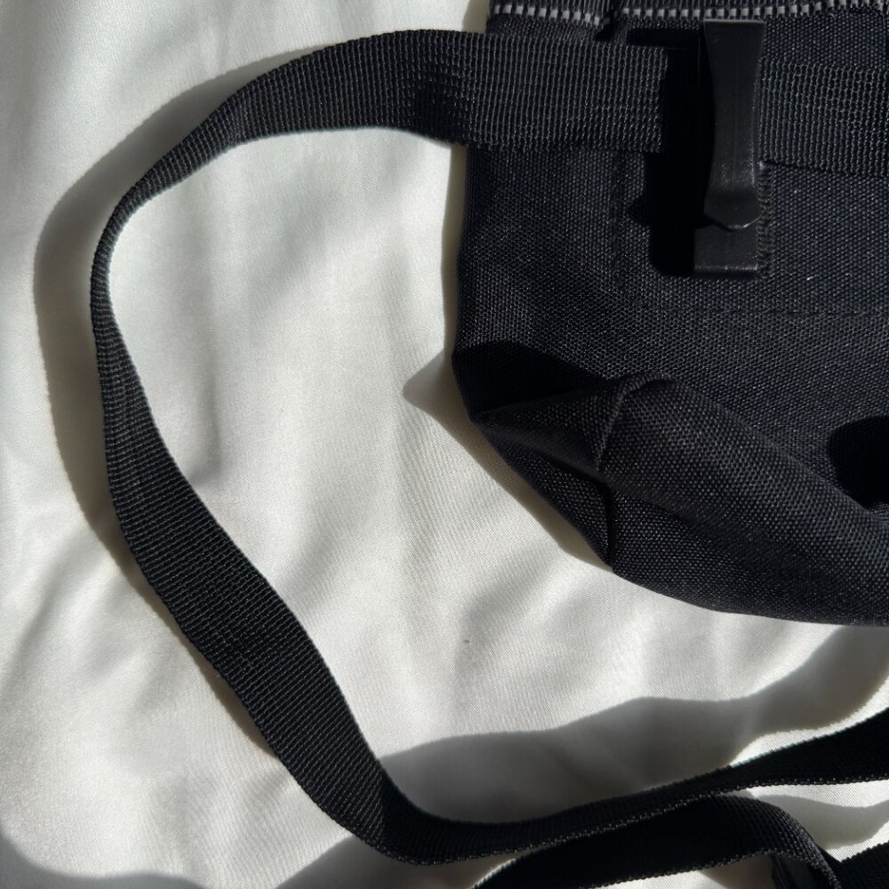 EUC eBasics Dog Treat Pouch for Training, Snack Reward Pouch, Black, Waist Belt - Picture 9 of 14